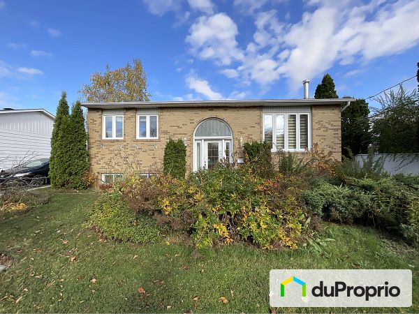 Buildings - 182 rue Pierre-Boucher, Varennes for sale