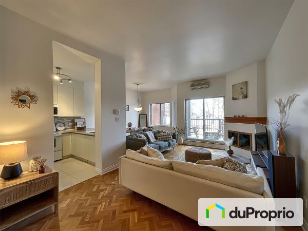 Salon du logement - 3-59, promenade des Îles, Chomedey à vendre