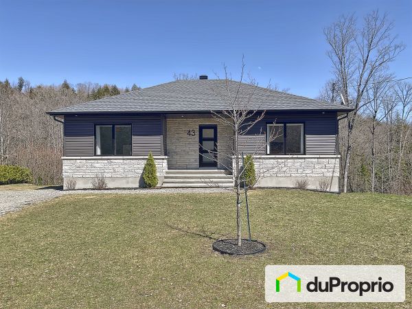 43 chemin du Crépuscule, Val-Des-Monts (St-Pierre-de-Wakefield) for sale