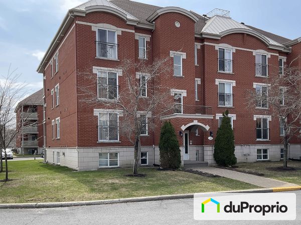 5-6095 rue Bernard-Racicot, Longueuil (St-Hubert) for sale