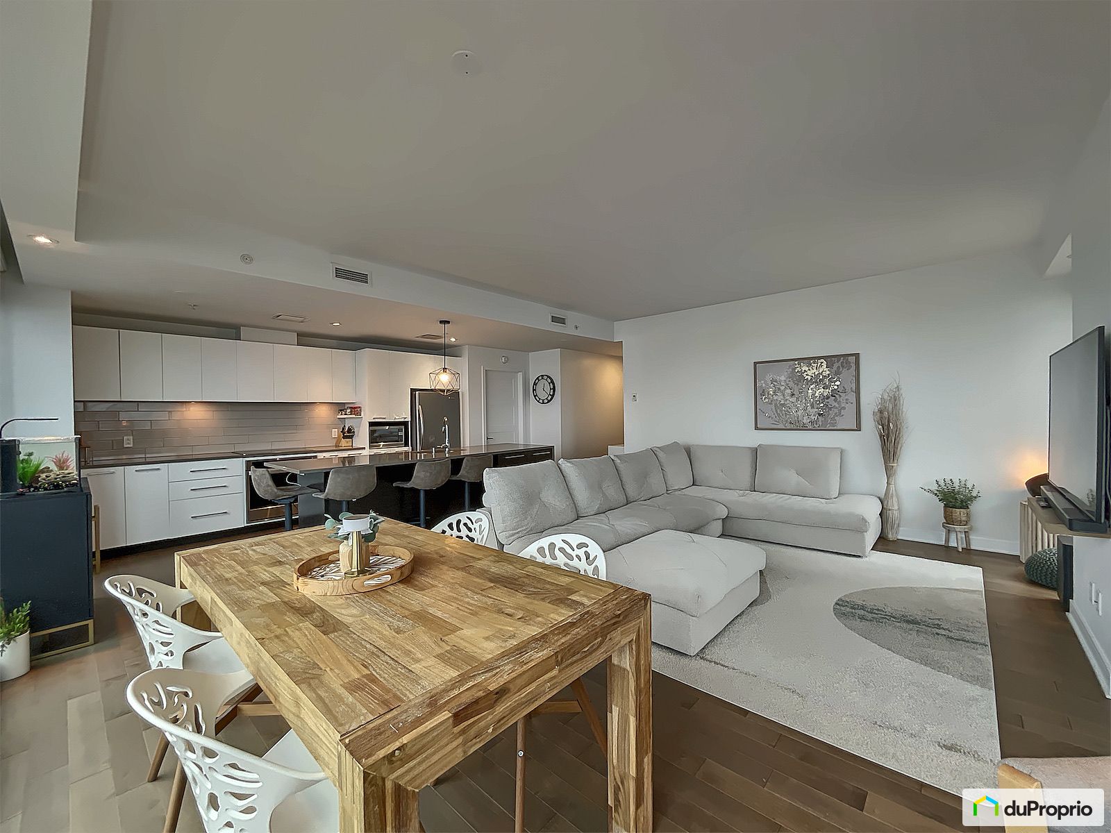 501 299 Rue De La Rotonde — photo 3