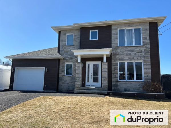 131, rue des Rubis, St-Apollinaire à vendre