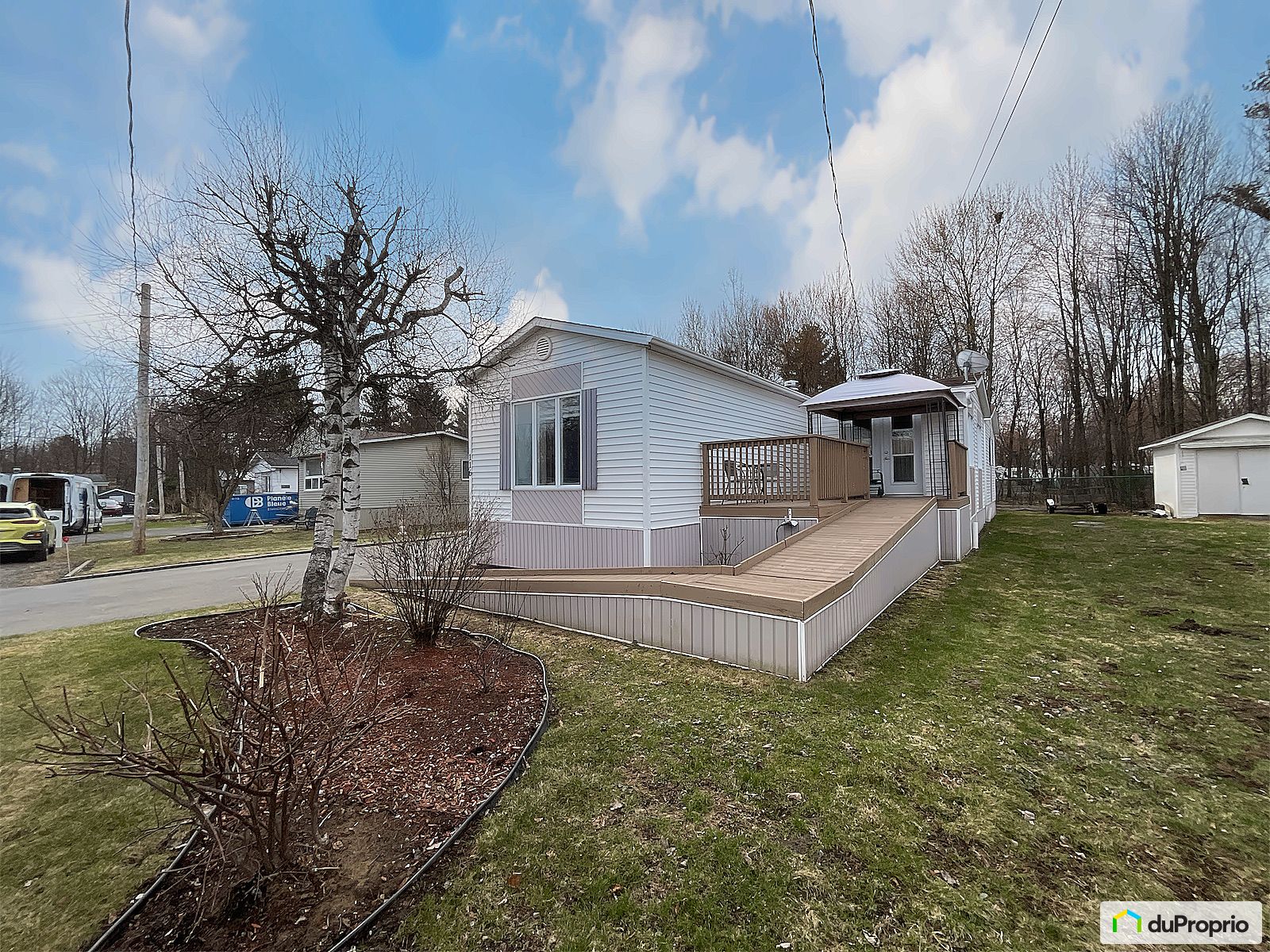 116 1633 Rue Principale — photo 1