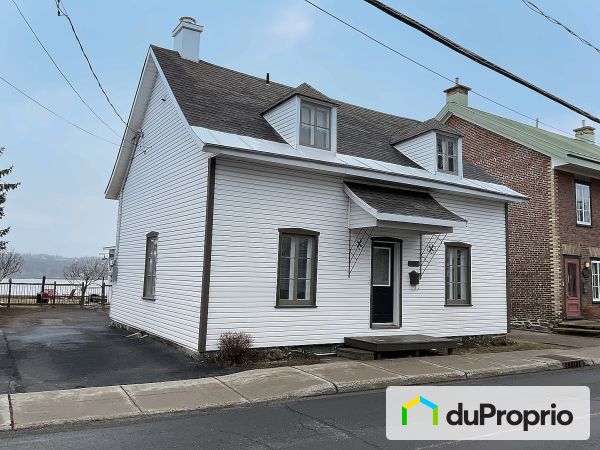 1631, chemin du Fleuve, St-Romuald à vendre