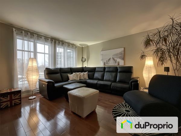 Salon - 1515, rue Isabelle-Aubert, Vanier à vendre