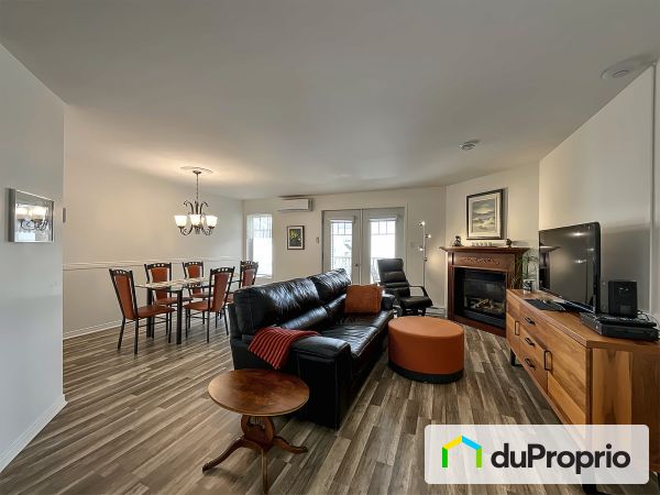 C-54 rue Desjardins, Magog for sale