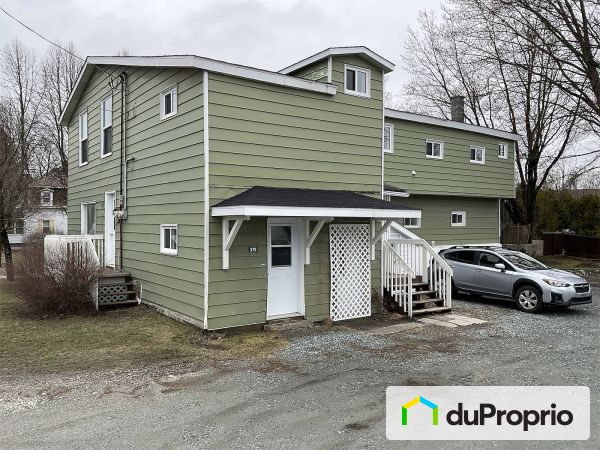 379-381, rue Principale, Eastman à vendre