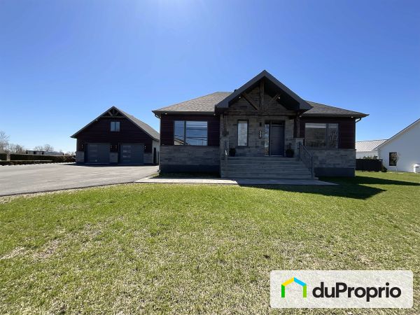 527 rue Hébert, St-Stanislas-De-Kostka for sale