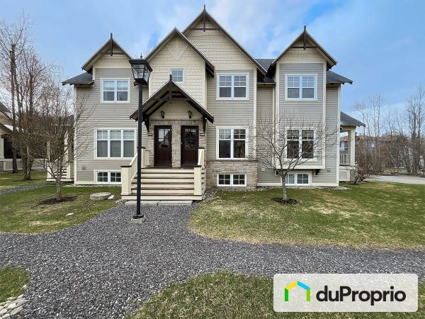 102-111 rue de Laviolette, Bromont for sale