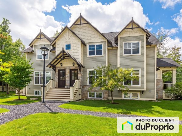 102-111 rue de Laviolette, Bromont for sale