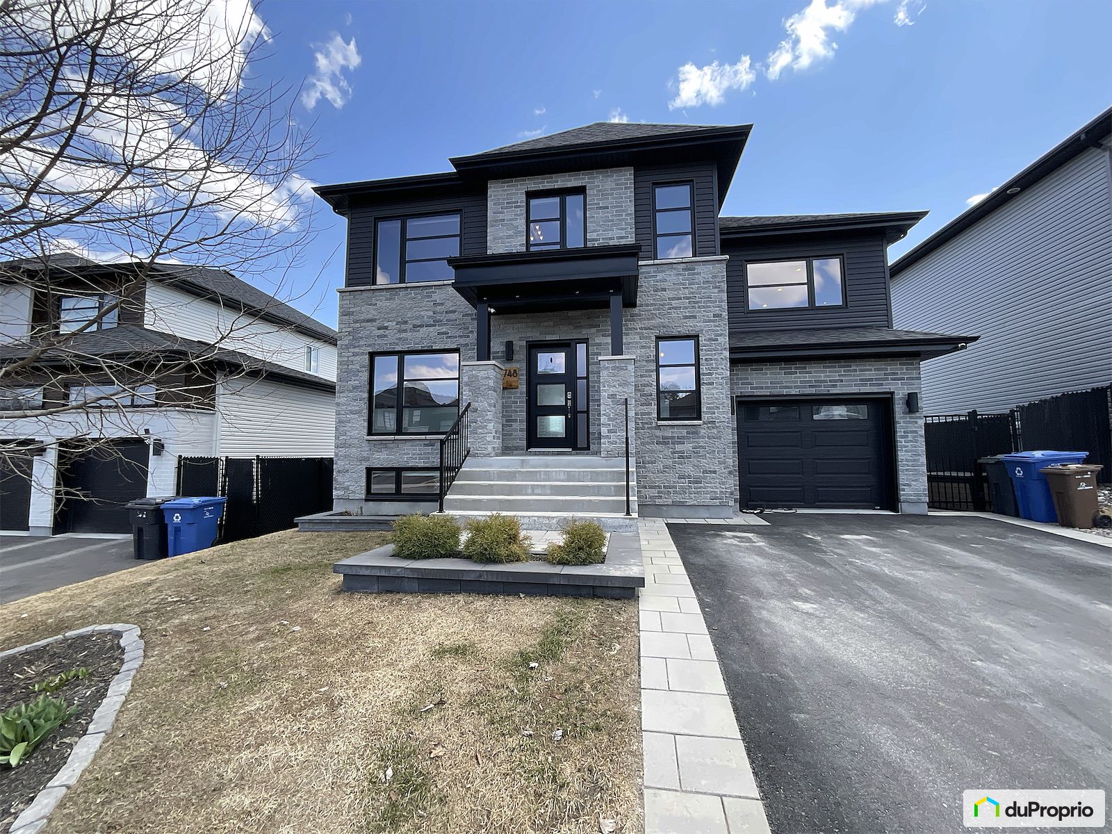 748 Rue De Chenonceau — photo 1