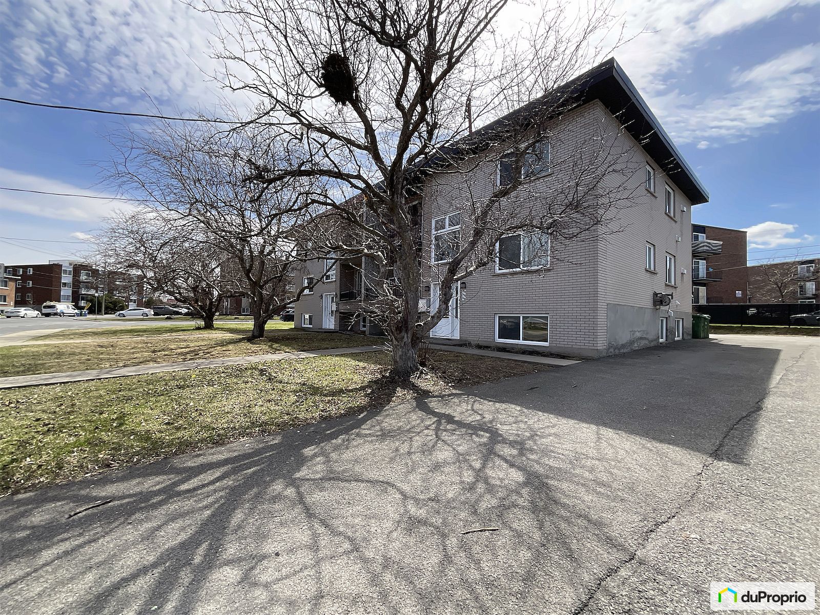 348 350 352 Rue White — photo 1