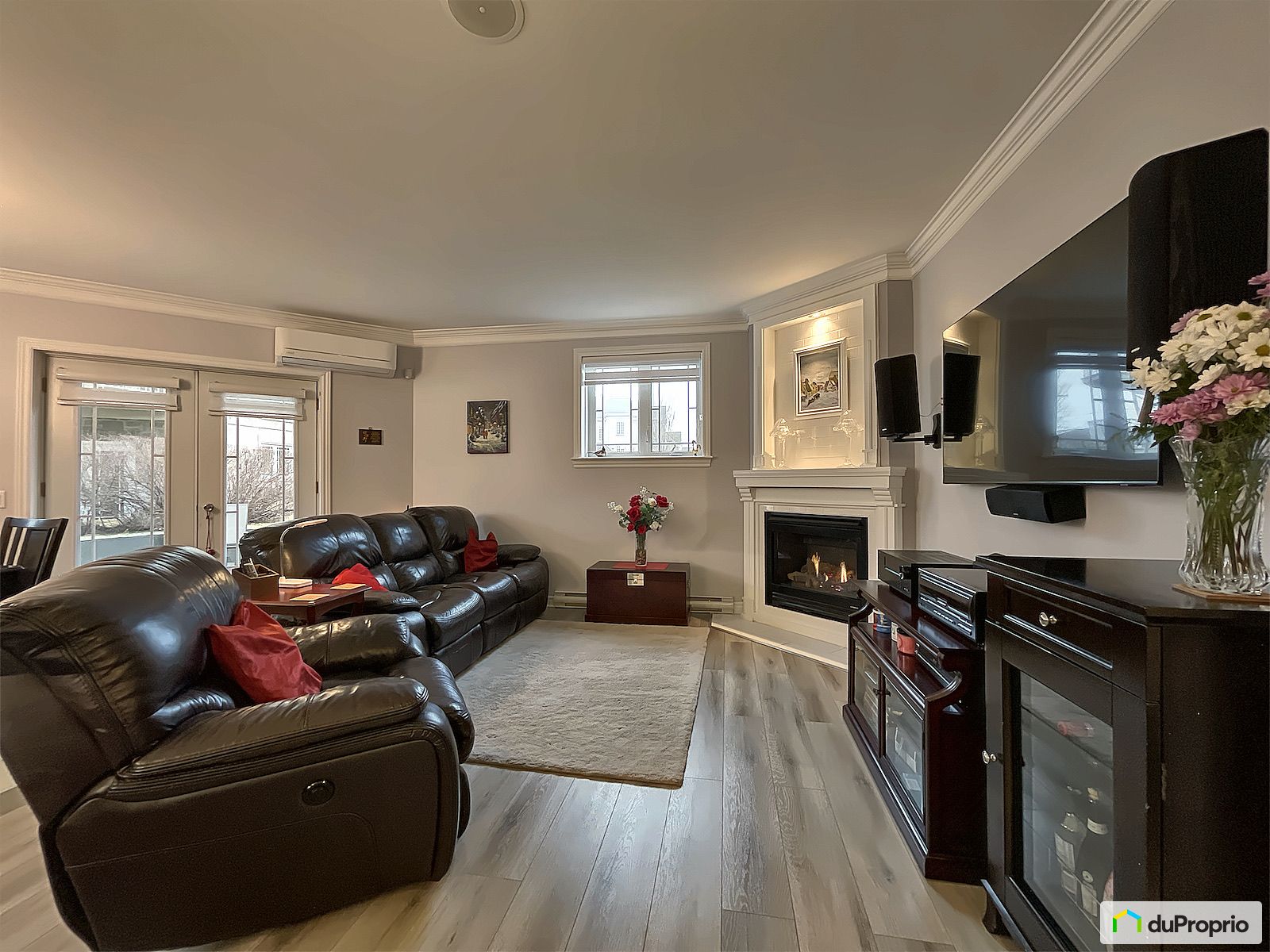 2 2401 Boulevard Lafontaine — photo 3