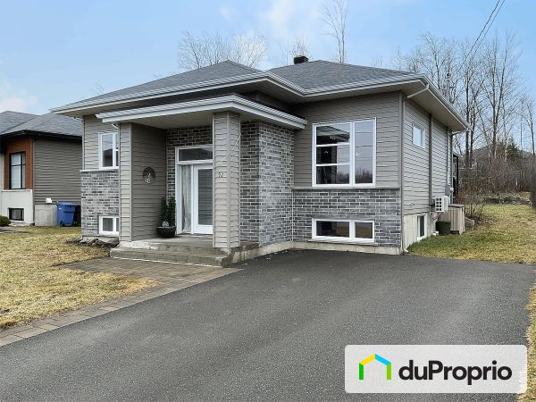 92, rue Patrick-Hackett, Granby à vendre