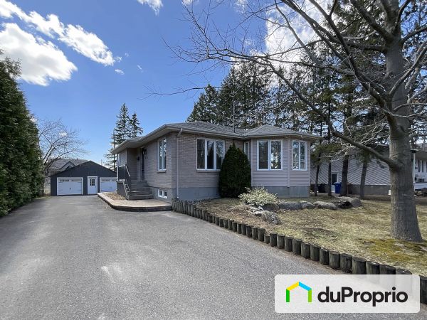 218 rue Ruth, Otterburn Park for sale