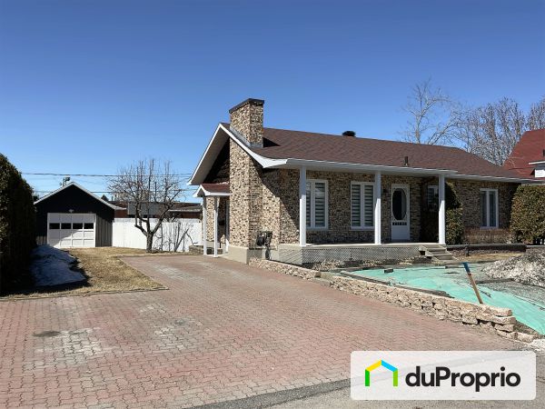 630, avenue Rosa, Alma à vendre