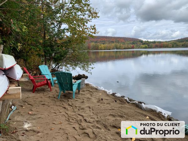 611, Main, Ayer's Cliff à vendre