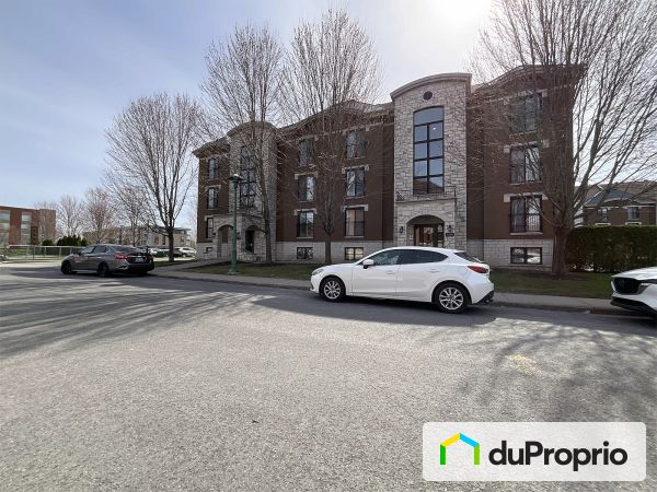 4-6190, rue Bernard-Racicot, Longueuil (St-Hubert) à vendre