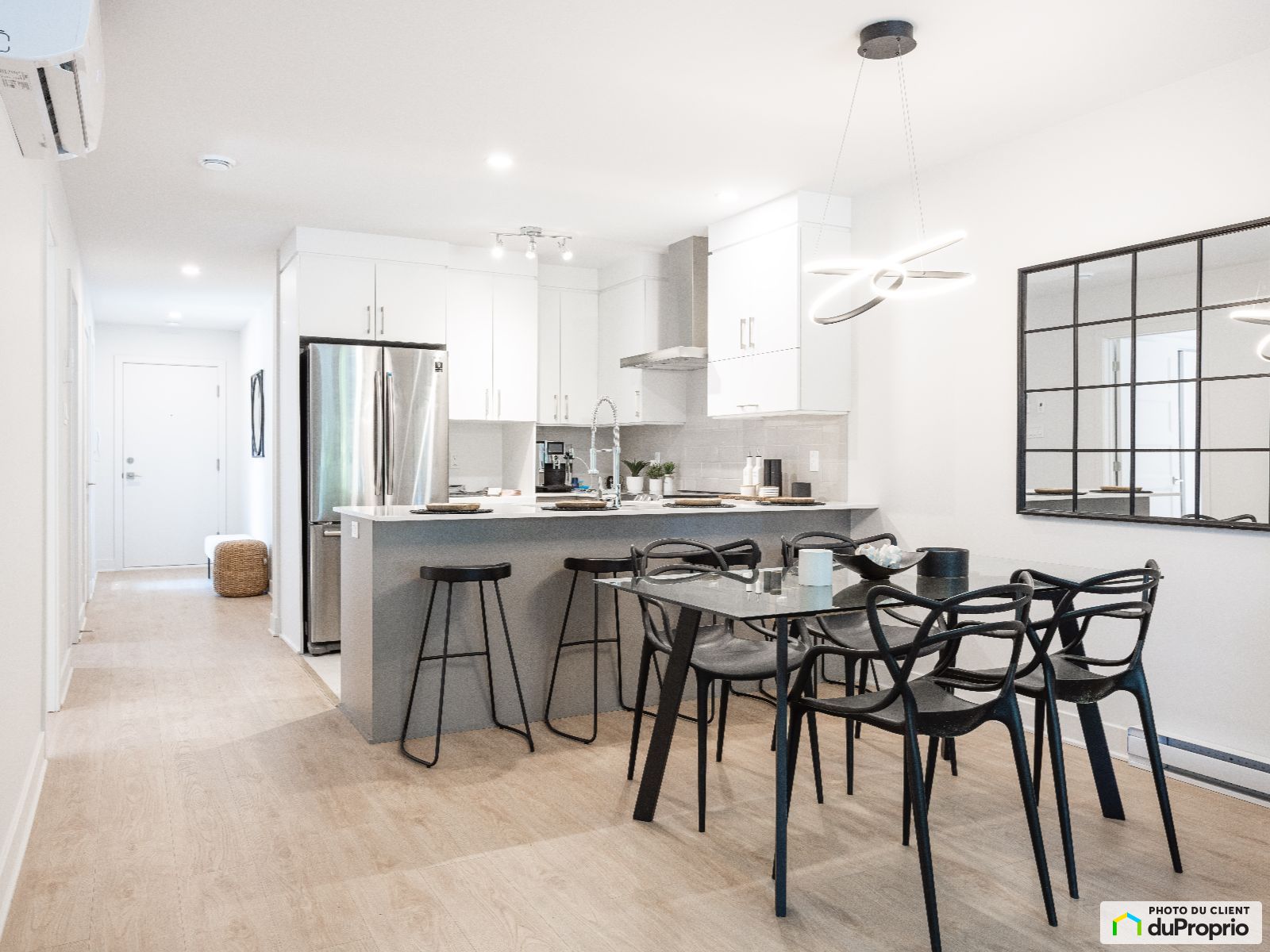 A8 9967 Boulevard Saint Lauren — photo 3