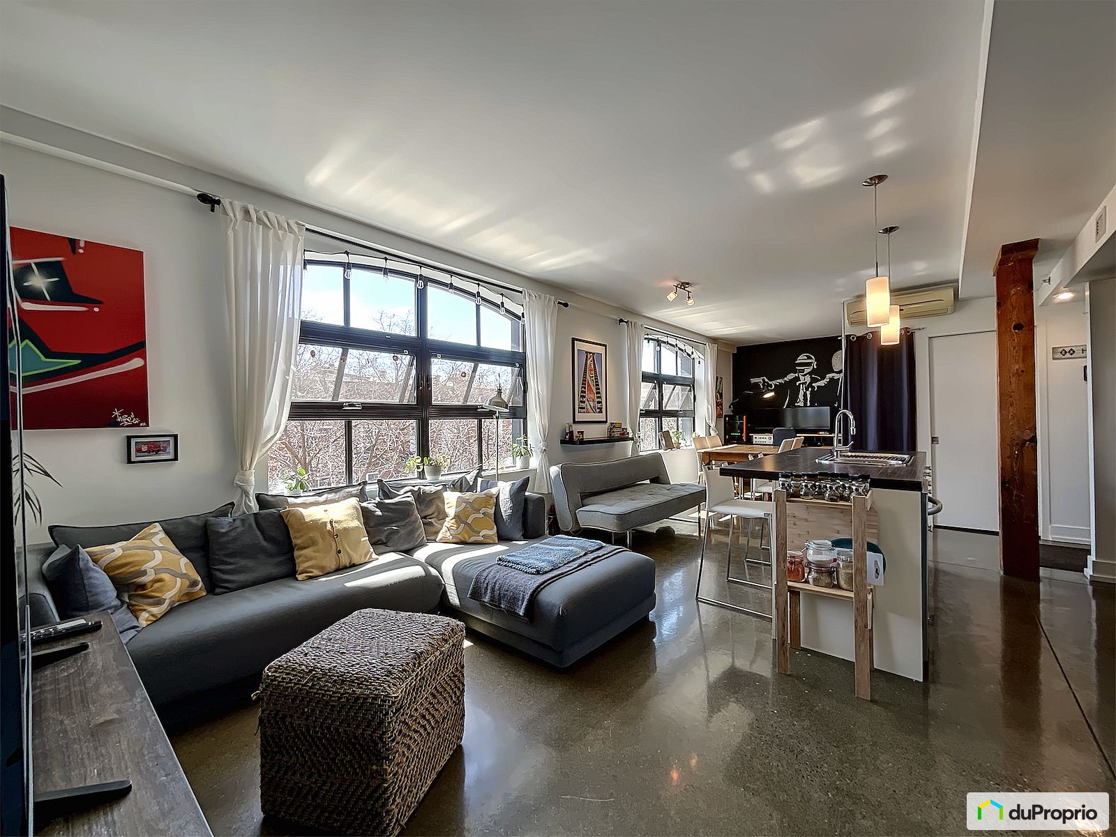 302 2037 Avenue Aird — photo 3
