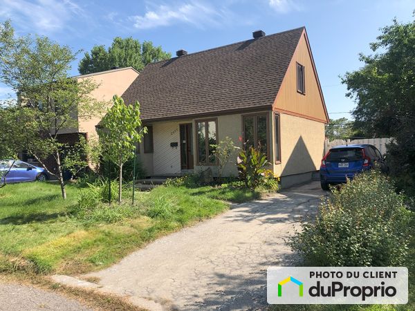 2466 rue de l'Ombrette, Ste-Rose for sale
