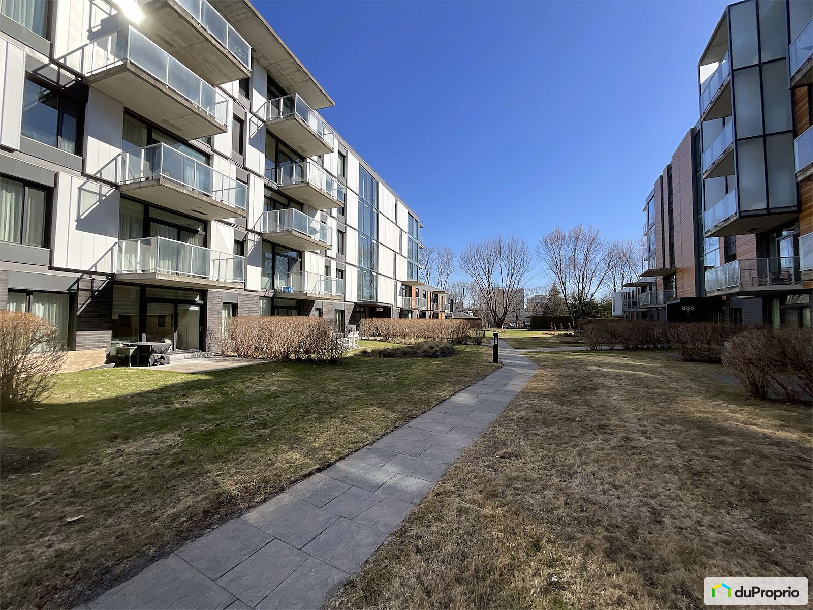408 825 Avenue De Vimy — photo 1