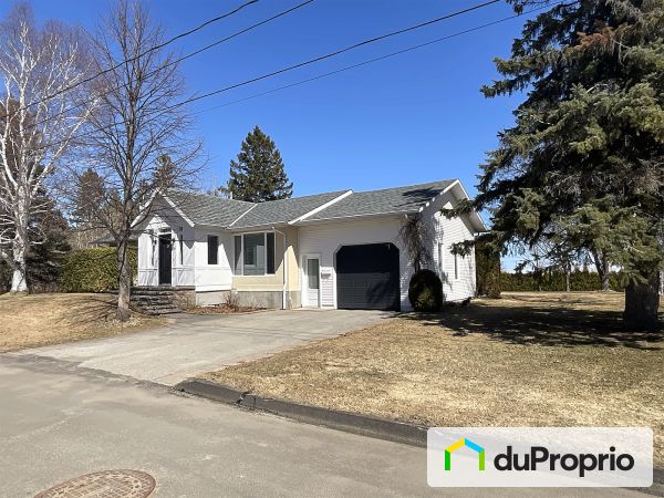 886 avenue de la Pointe Scott, Roberval for sale