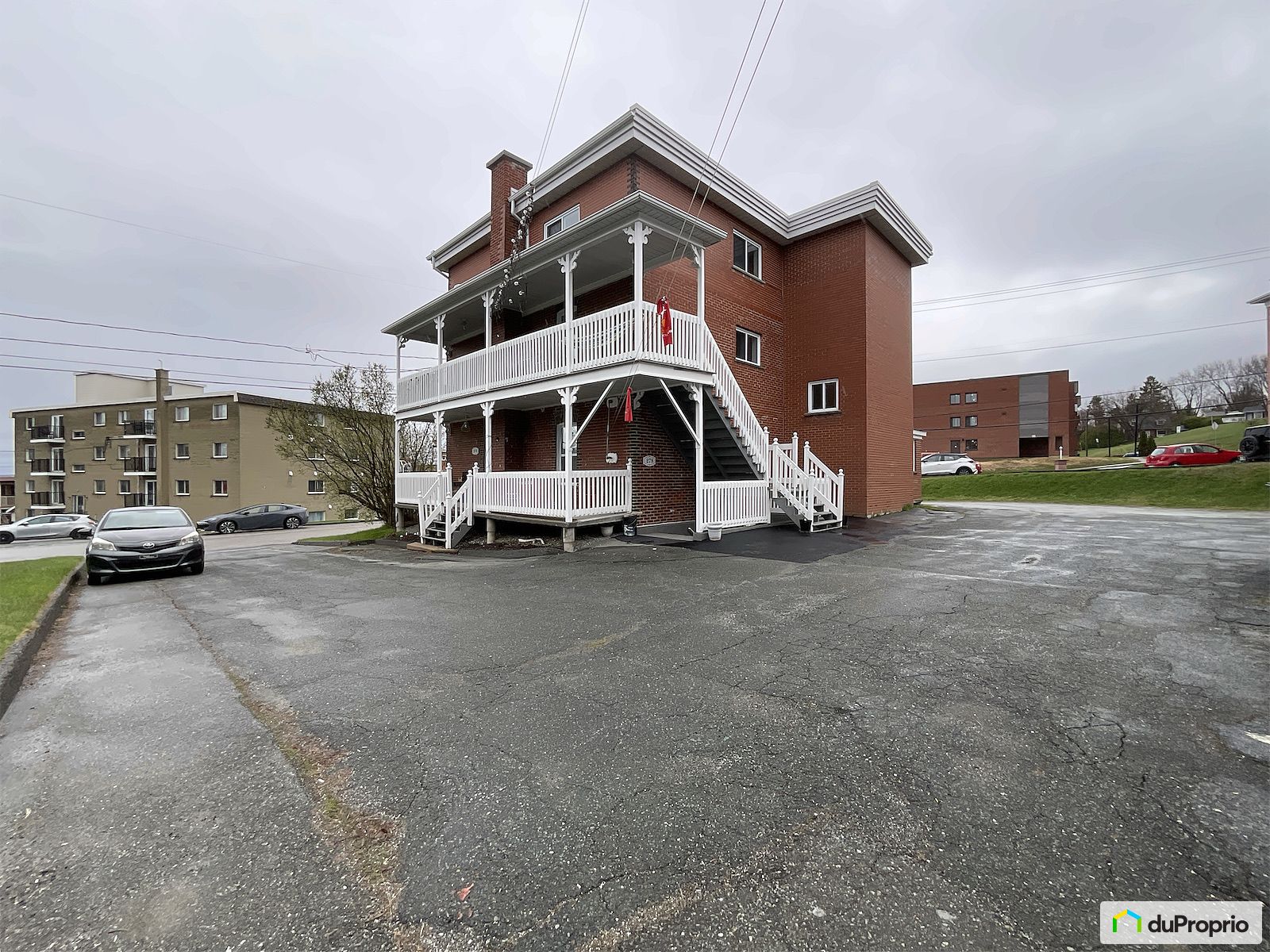 272 278 Rue Loranger — photo 3