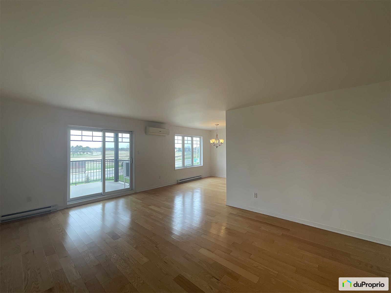 301 1009 Avenue Saint Charles — photo 2