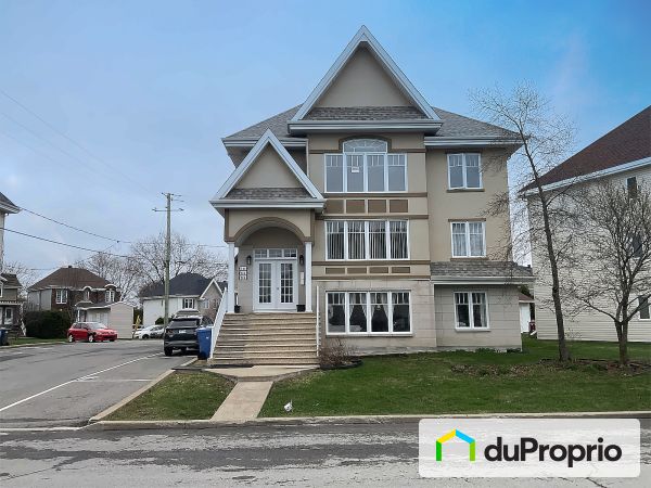 704, rue Masse, L'Assomption à vendre