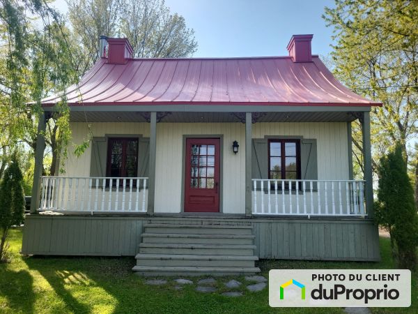 681 Grande-Allée, Mont-St-Hilaire for sale