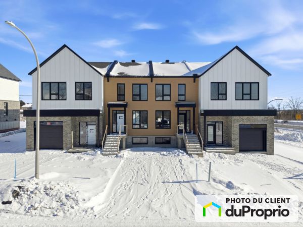 2058, rue des Mélèzes, St-Bruno-De-Montarville à vendre