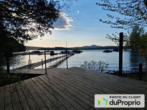Bord de l'eau - 2298, rue du Petit-Prêcheur, Magog à vendre