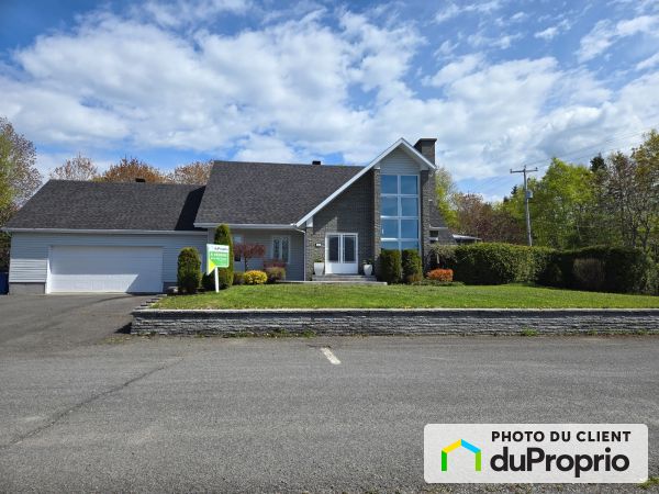 350 rue Cascade, Métis-Sur-Mer for sale