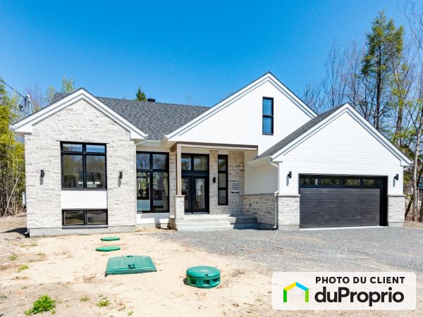 379, rue John-Ryan, St-Colomban à vendre