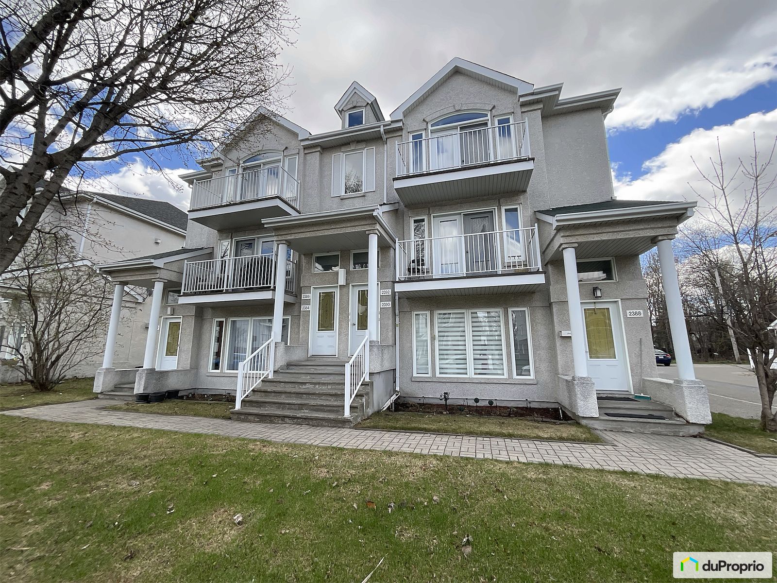 2392 Boulevard Des Seigneurs — photo 1