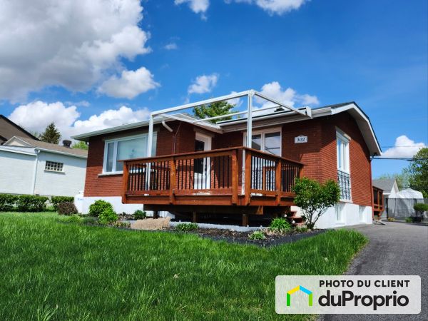 302, rue Sainte-Thérèse, St-Jean-sur-Richelieu (St-Luc) à vendre