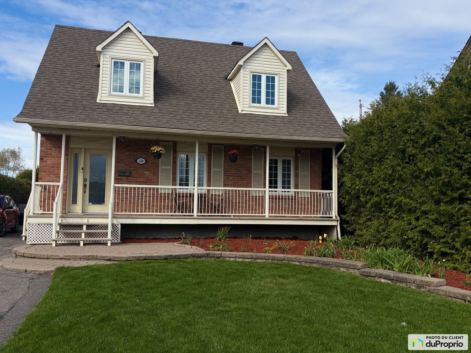 208 Rue Nelligan — photo 1
