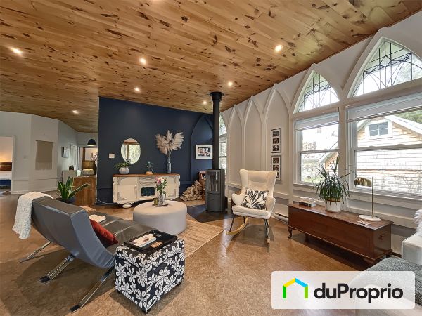 Salle familiale - 1367, chemin de la Vallée-Missisquoi, Sutton à vendre