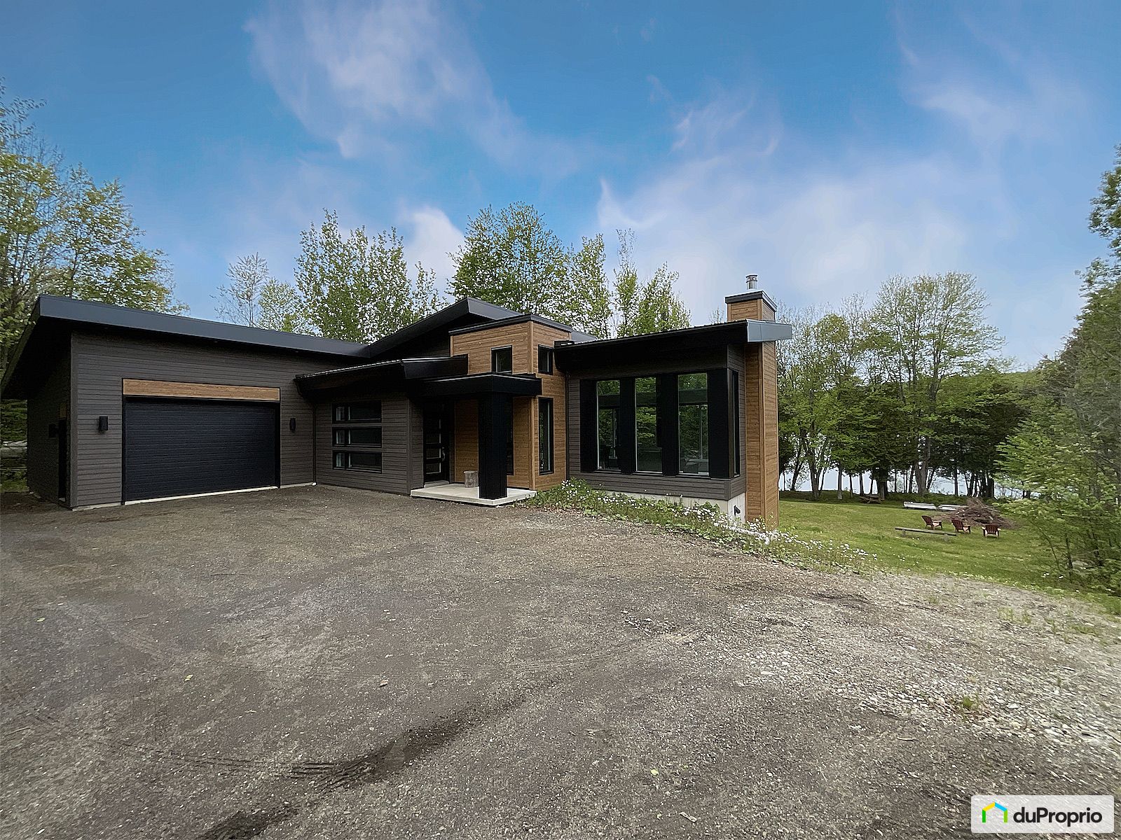 113 Rue De La Seigneurie — photo 1