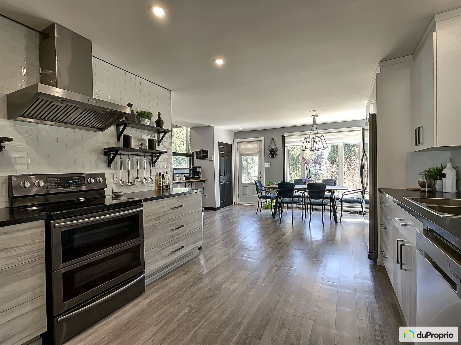 323 Rue Racine Sur Le Lac — photo 1