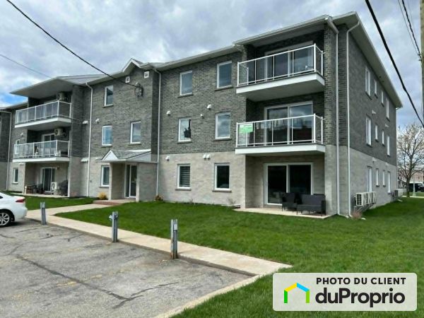 202-2420, rue Henriette-Céré, Longueuil (St-Hubert) à vendre