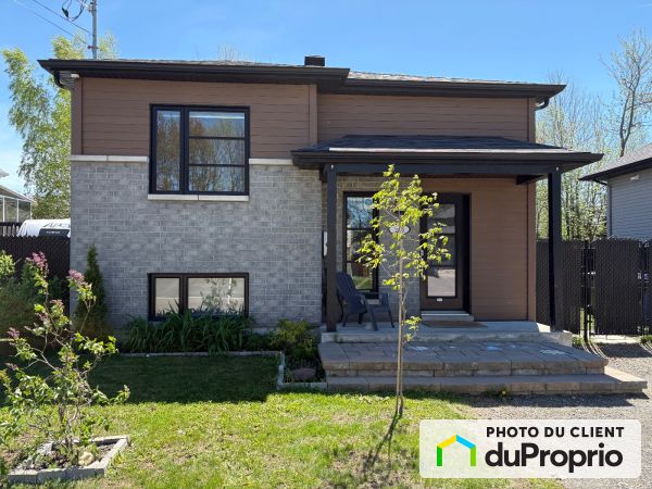216 rue Olivia, St-Lin-Laurentides for sale