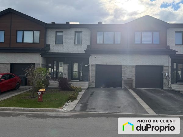 2146, rue Philippe-Dolbec, Ste-Rose à vendre