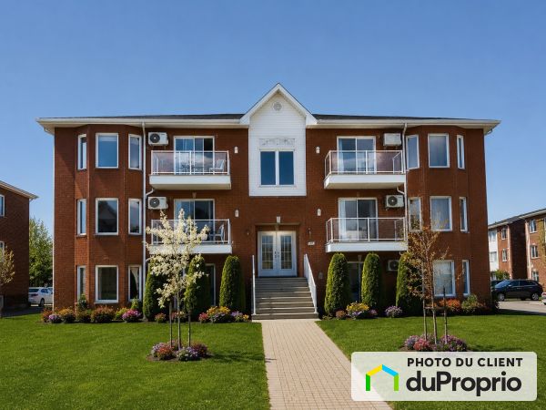 203-7035, chemin de Chambly, Longueuil (St-Hubert) à vendre