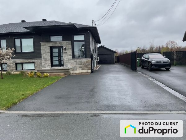 105 rue du Domaine, Drummondville (St-Nicéphore) for sale