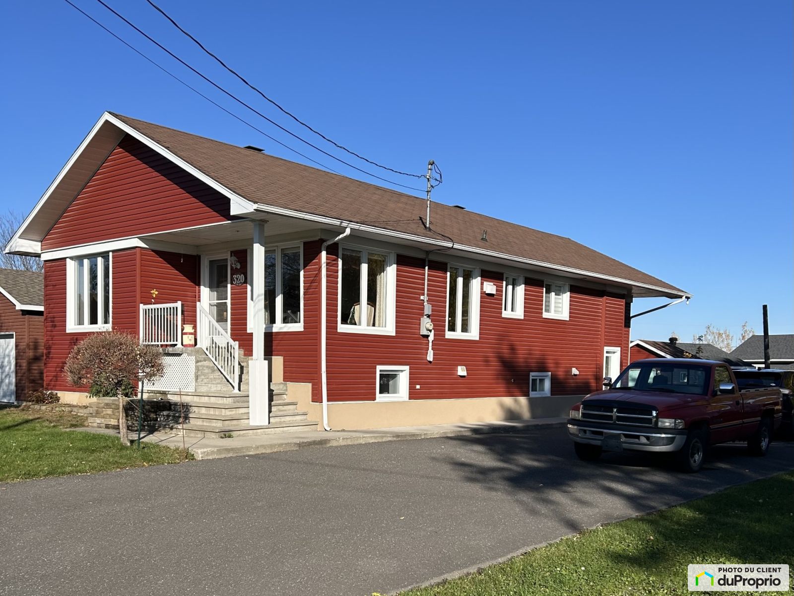 320 Boulevard Patrick — photo 1