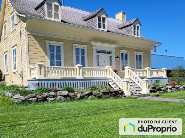 1261 rue Notre-Dame Sud, Ste-Marie for sale