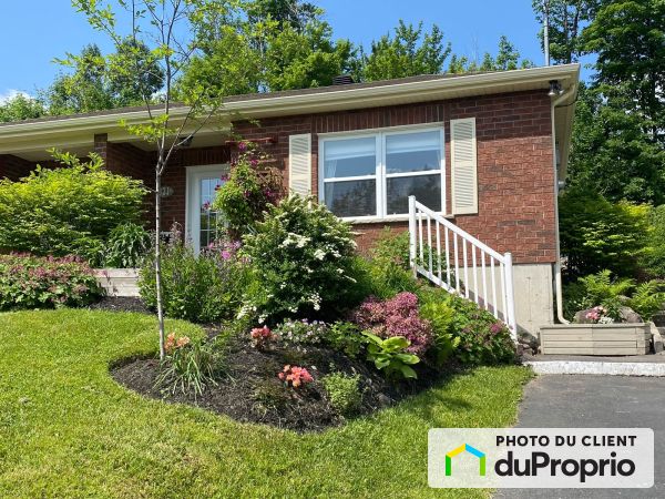 Aménagement paysager - 331, rue Chénier, Magog à vendre