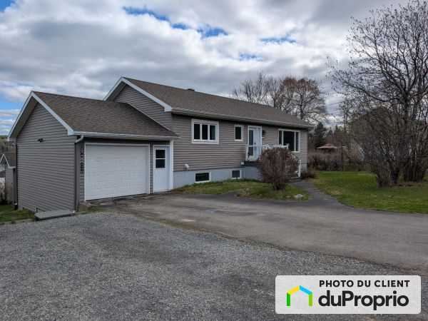 205 rue Jacques Cartier, Gaspé for sale